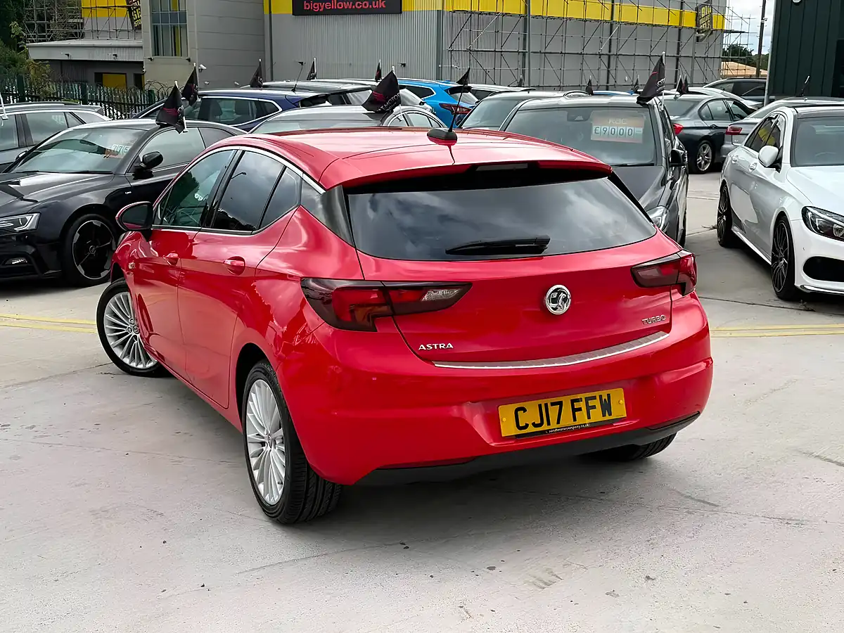 Used 2017 Vauxhall Astra Elite Red - Interior and Exterior details 5