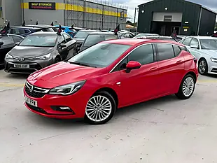 Used 2017 Vauxhall Astra Elite Red - Interior and Exterior details 6
