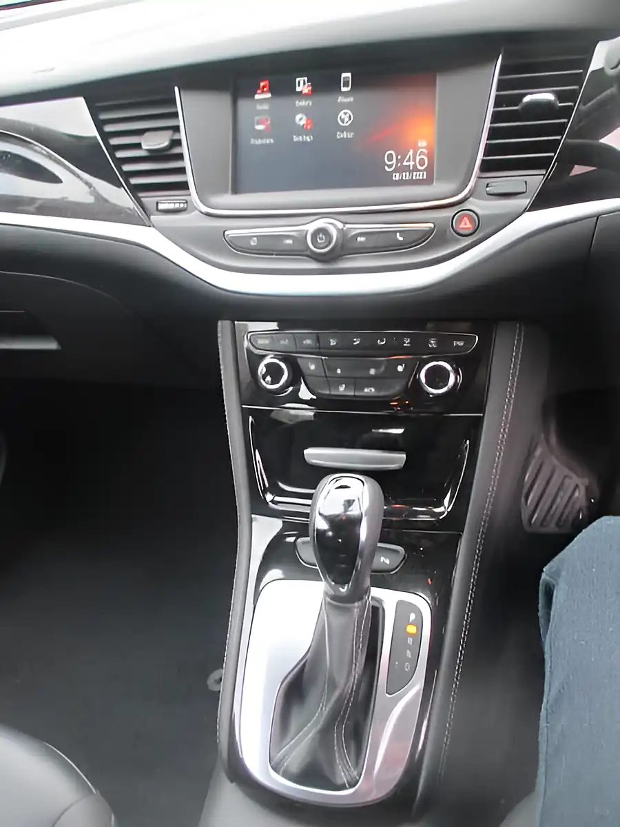 Used 2017 Vauxhall Astra Elite Silver - Interior and Exterior details 10