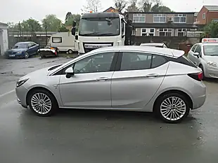 Used 2017 Vauxhall Astra Elite Silver - Interior and Exterior details 4