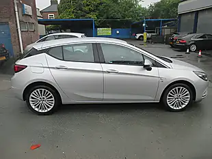 Used 2017 Vauxhall Astra Elite Silver - Interior and Exterior details 5