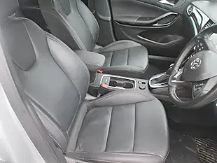 Used 2017 Vauxhall Astra Elite Silver - Interior and Exterior details 7