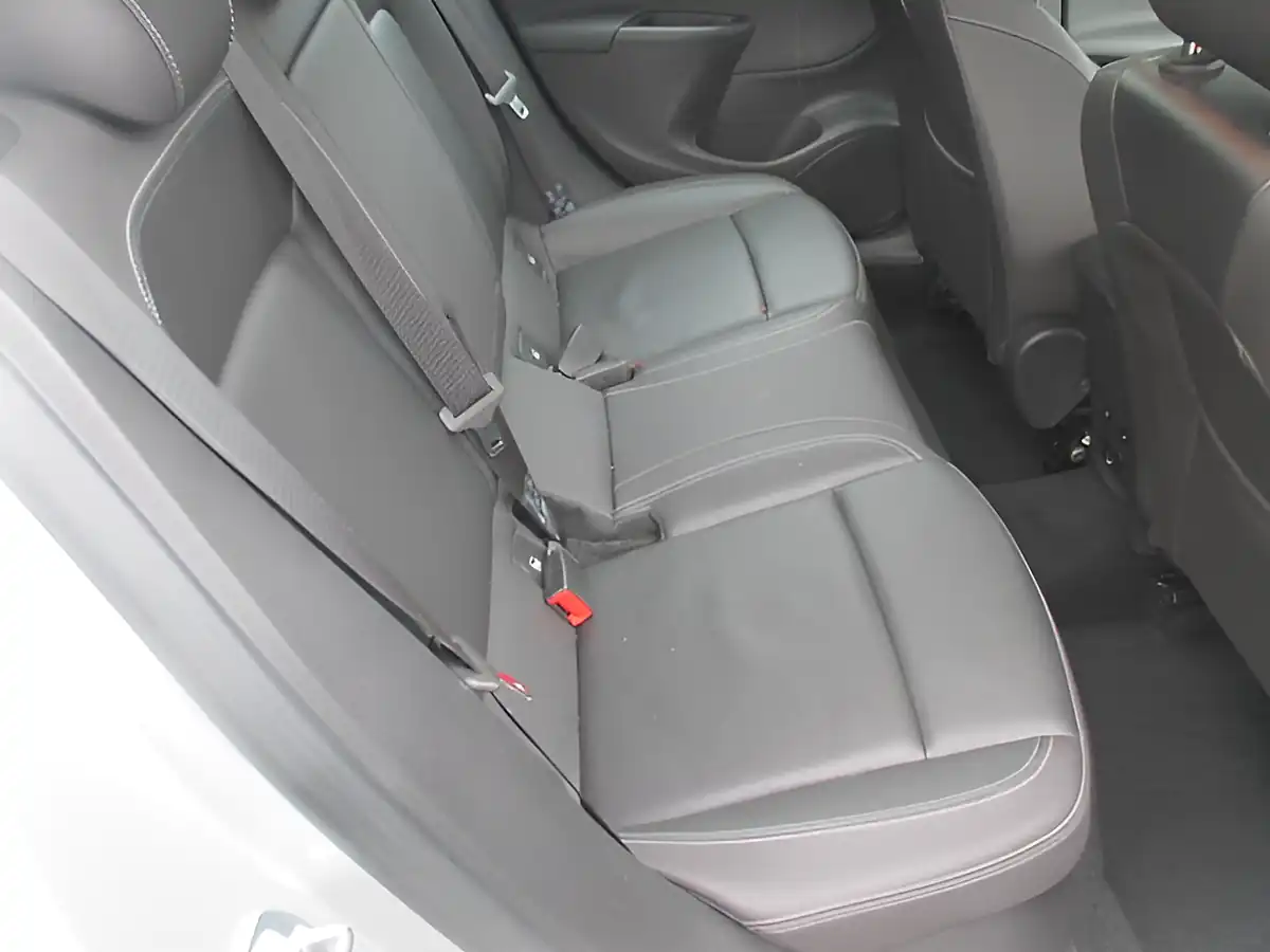 Used 2017 Vauxhall Astra Elite Silver - Interior and Exterior details 8