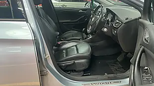 Used 2017 Vauxhall Astra Elite Silver - Interior and Exterior details 6