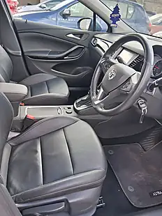 Used 2017 Vauxhall Astra Elite Sports Tourer Blue - Interior and Exterior details 10