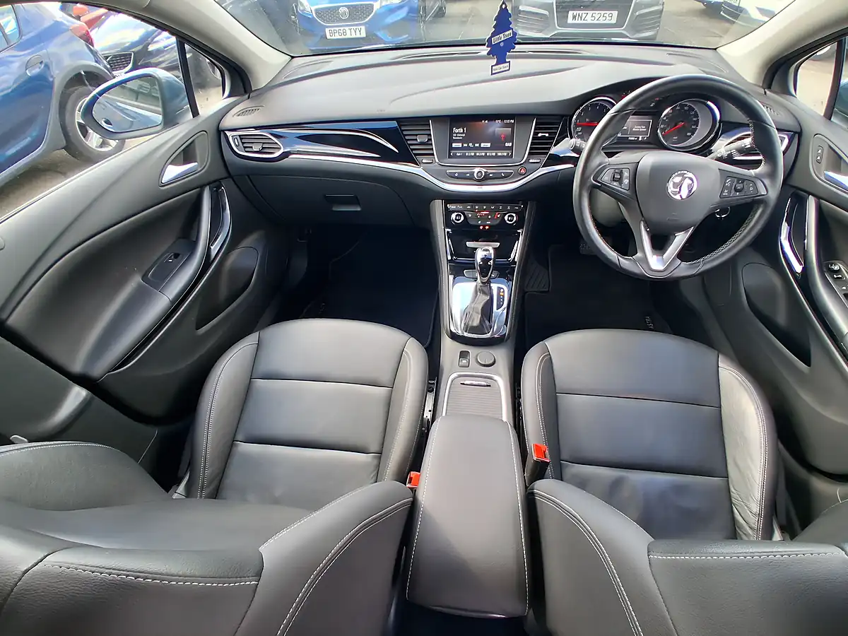Used 2017 Vauxhall Astra Elite Sports Tourer Blue - Interior and Exterior details 8