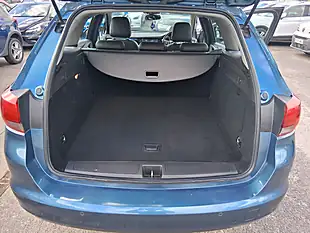 Used 2017 Vauxhall Astra Elite Sports Tourer Blue - Interior and Exterior details 9