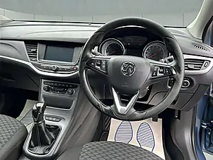 Used 2017 Vauxhall Astra Energy Blue - Interior and Exterior details 10
