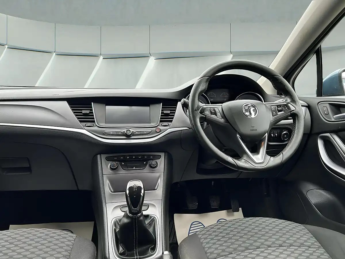 Used 2017 Vauxhall Astra Energy Blue - Interior and Exterior details 15