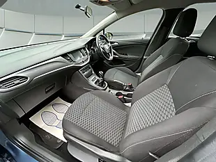 Used 2017 Vauxhall Astra Energy Blue - Interior and Exterior details 18