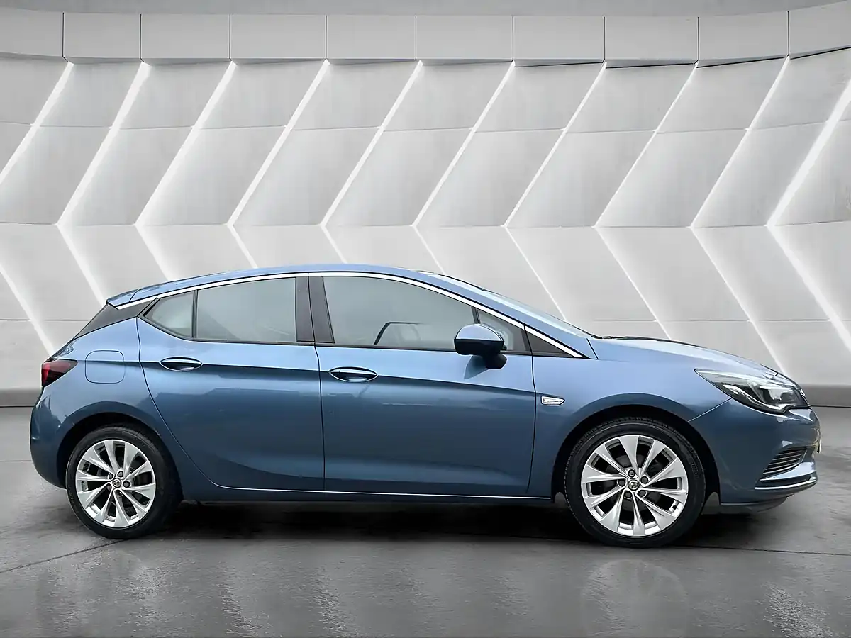 Used 2017 Vauxhall Astra Energy Blue - Interior and Exterior details 3