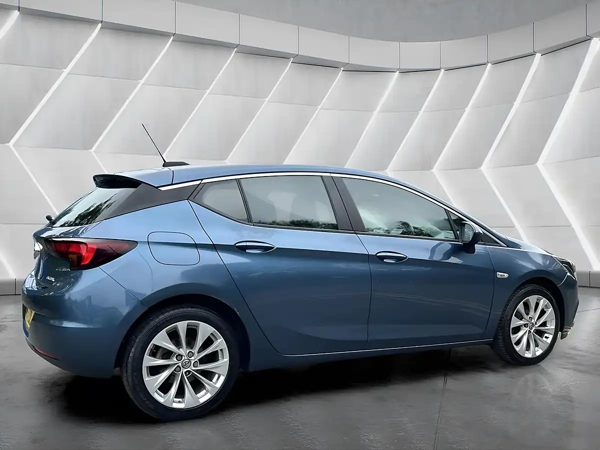 Used 2017 Vauxhall Astra Energy Blue - Interior and Exterior details 5