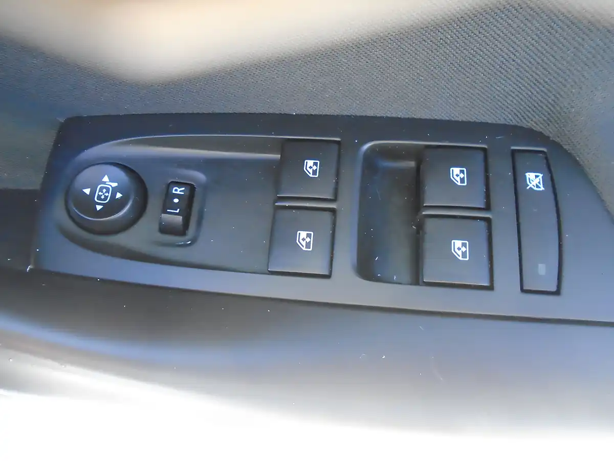 Used 2017 Vauxhall Astra Energy White - Interior and Exterior details 11
