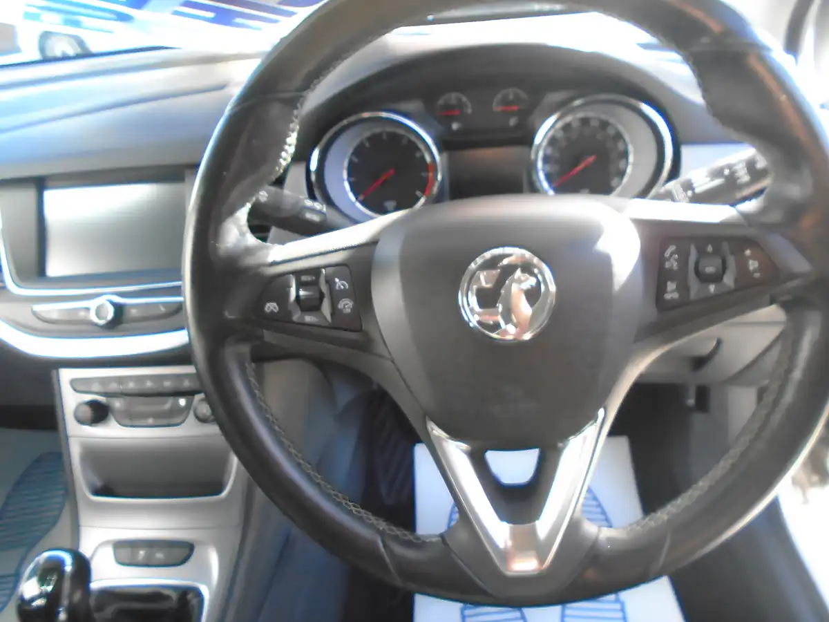 Used 2017 Vauxhall Astra Energy White - Interior and Exterior details 13
