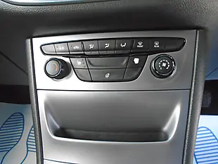 Used 2017 Vauxhall Astra Energy White - Interior and Exterior details 15