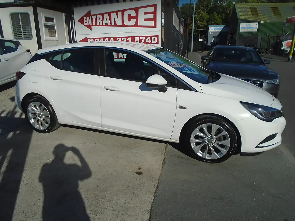 Used 2017 Vauxhall Astra Energy White - Interior and Exterior details 3