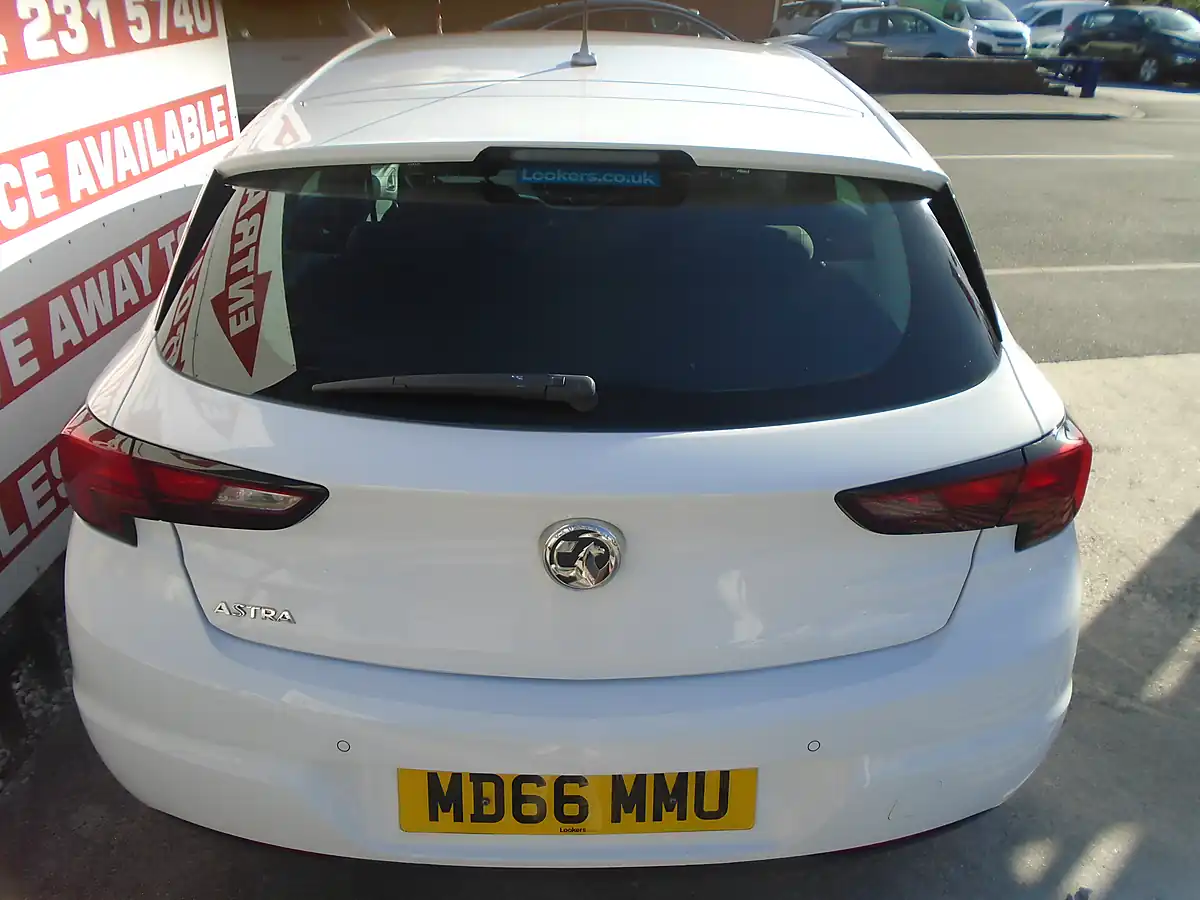 Used 2017 Vauxhall Astra Energy White - Interior and Exterior details 6