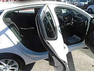 Used 2017 Vauxhall Astra Energy White - Interior and Exterior details 8