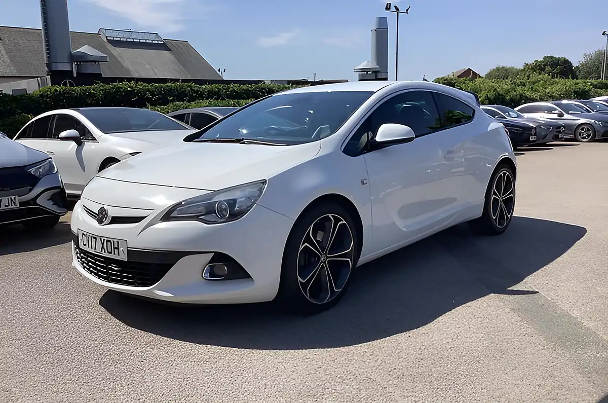 Used 2017 Vauxhall Astra Gtc Limited Edition White - Interior and Exterior details 2