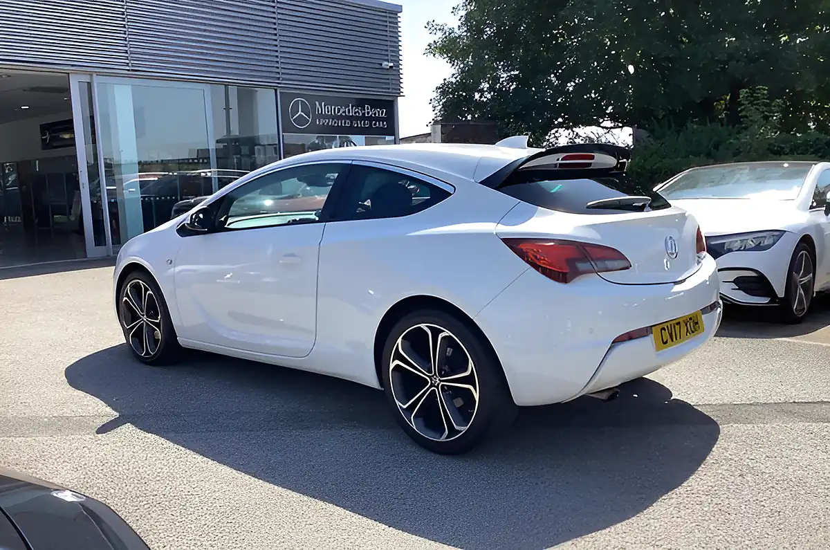 Used 2017 Vauxhall Astra Gtc Limited Edition White - Interior and Exterior details 3