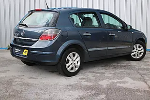 Used 2017 Vauxhall Astra Life Blue - Interior and Exterior details 10