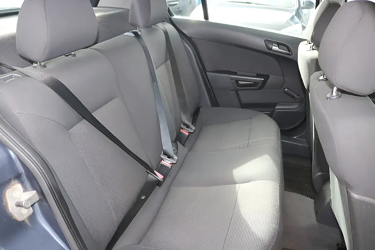 Used 2017 Vauxhall Astra Life Blue - Interior and Exterior details 13