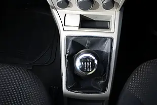 Used 2017 Vauxhall Astra Life Blue - Interior and Exterior details 16