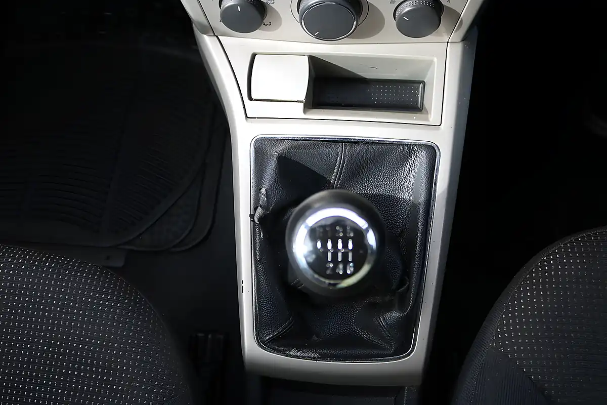 Used 2017 Vauxhall Astra Life Blue - Interior and Exterior details 16