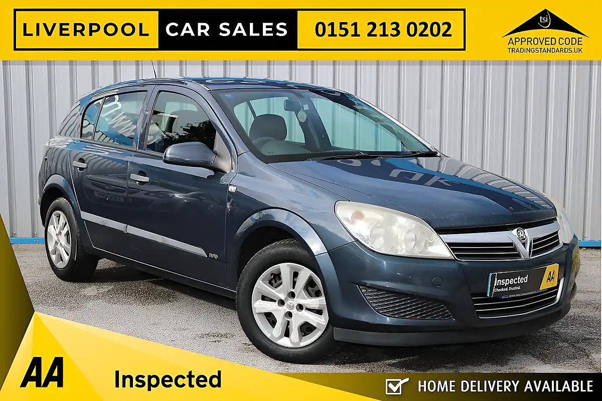 Used 2017 Vauxhall Astra Life Blue - Interior and Exterior details 2