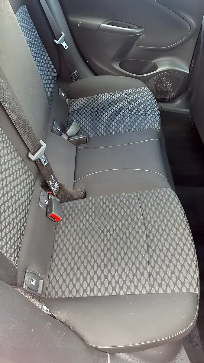 Used 2017 Vauxhall Astra Red - Interior and Exterior details 11