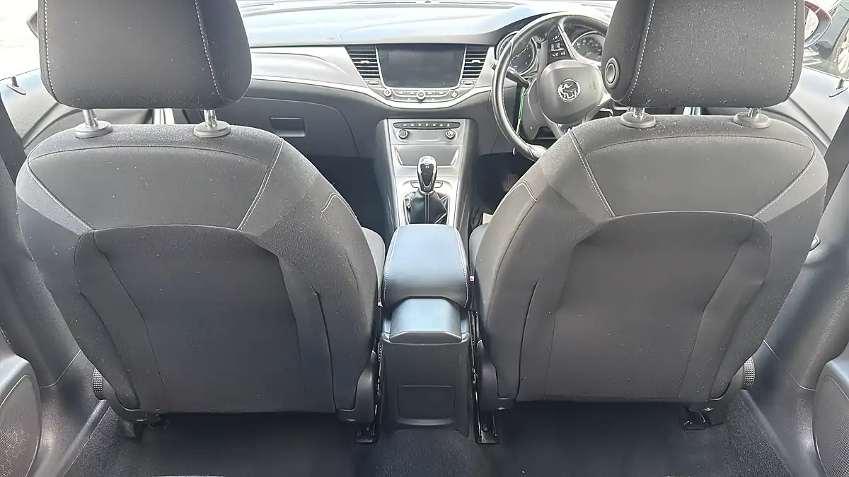 Used 2017 Vauxhall Astra Red - Interior and Exterior details 7