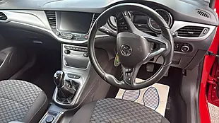 Used 2017 Vauxhall Astra Red - Interior and Exterior details 8