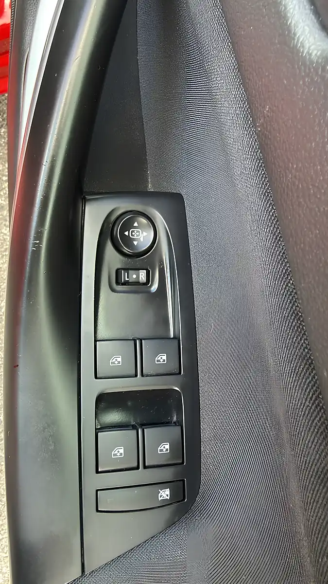 Used 2017 Vauxhall Astra Red - Interior and Exterior details 9