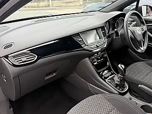 Used 2017 Vauxhall Astra Sri Black - Interior and Exterior details 14