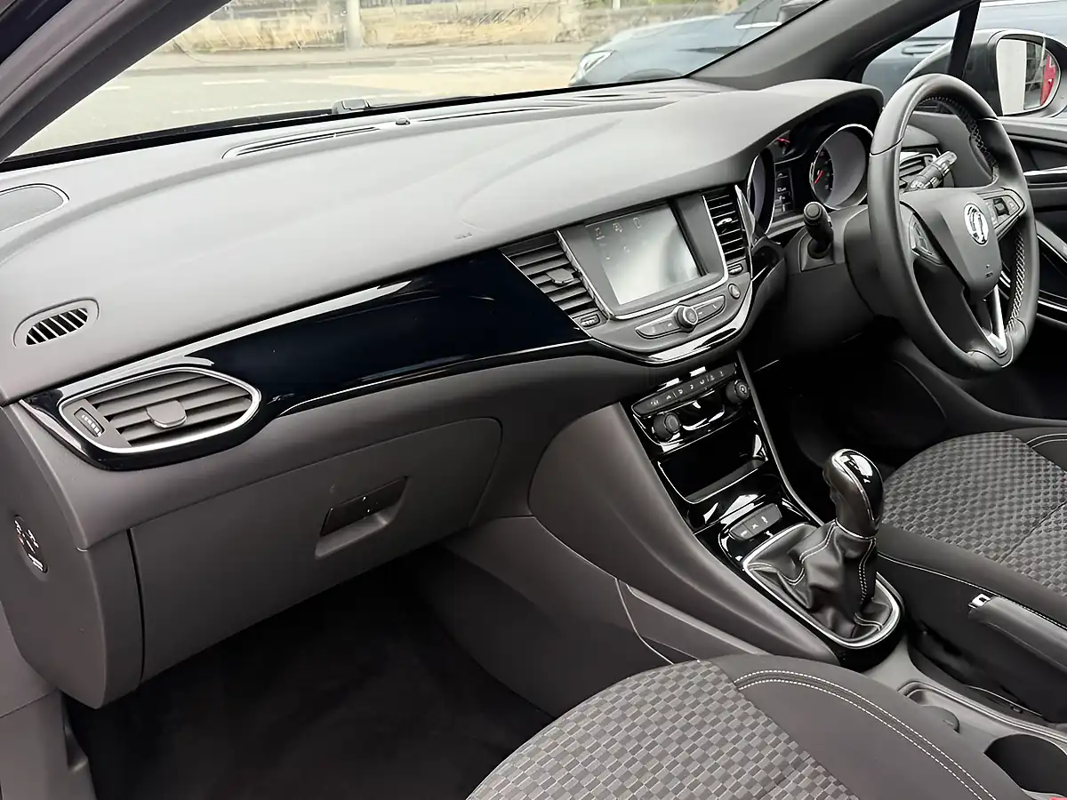 Used 2017 Vauxhall Astra Sri Black - Interior and Exterior details 14