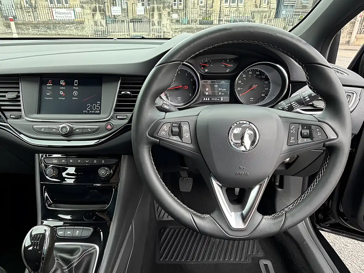 Used 2017 Vauxhall Astra Sri Black - Interior and Exterior details 17