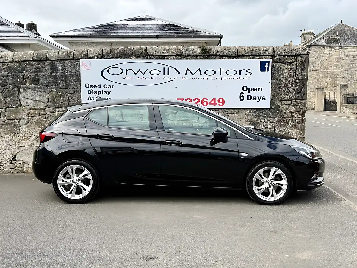 Used 2017 Vauxhall Astra Sri Black - Interior and Exterior details 3