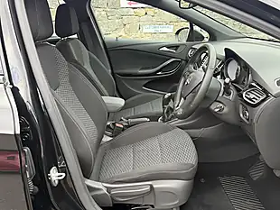 Used 2017 Vauxhall Astra Sri Black - Interior and Exterior details 5