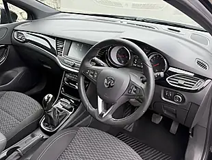 Used 2017 Vauxhall Astra Sri Black - Interior and Exterior details 8