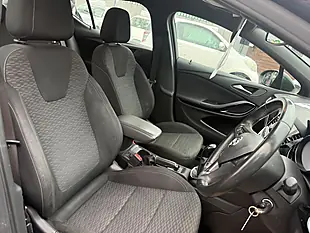 Used 2017 Vauxhall Astra Sri Black - Interior and Exterior details 11