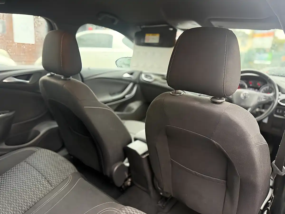 Used 2017 Vauxhall Astra Sri Black - Interior and Exterior details 12