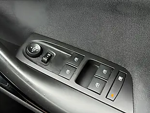 Used 2017 Vauxhall Astra Sri Black - Interior and Exterior details 13