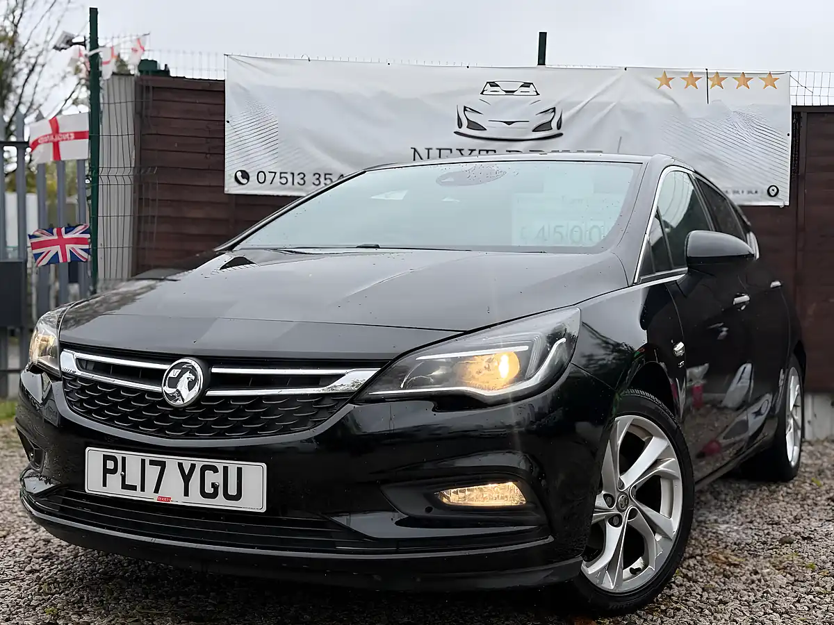Used 2017 Vauxhall Astra Sri Black - Interior and Exterior details 2