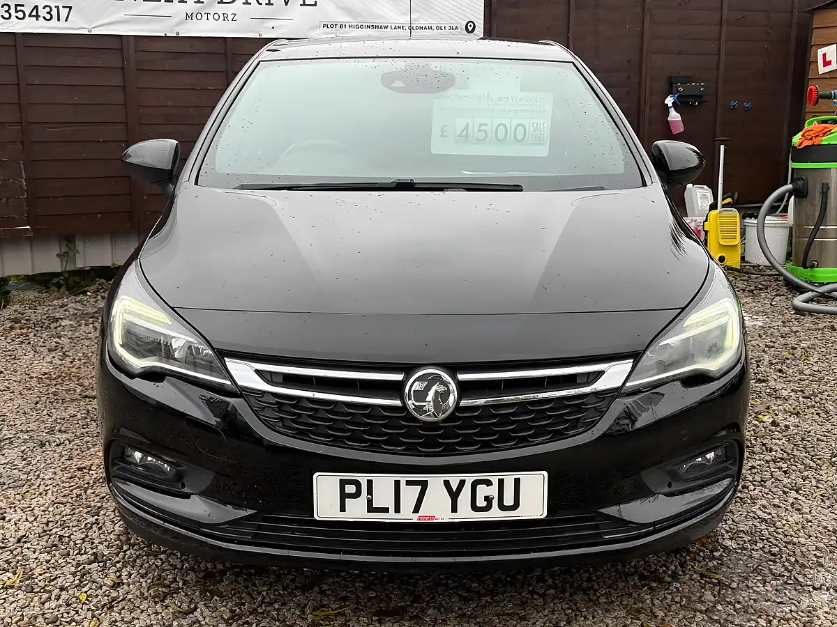 Used 2017 Vauxhall Astra Sri Black - Interior and Exterior details 3