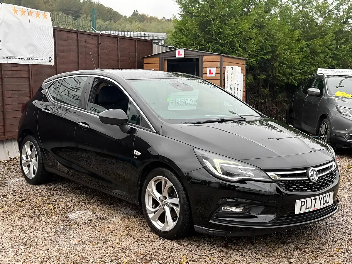 Used 2017 Vauxhall Astra Sri Black - Interior and Exterior details 4