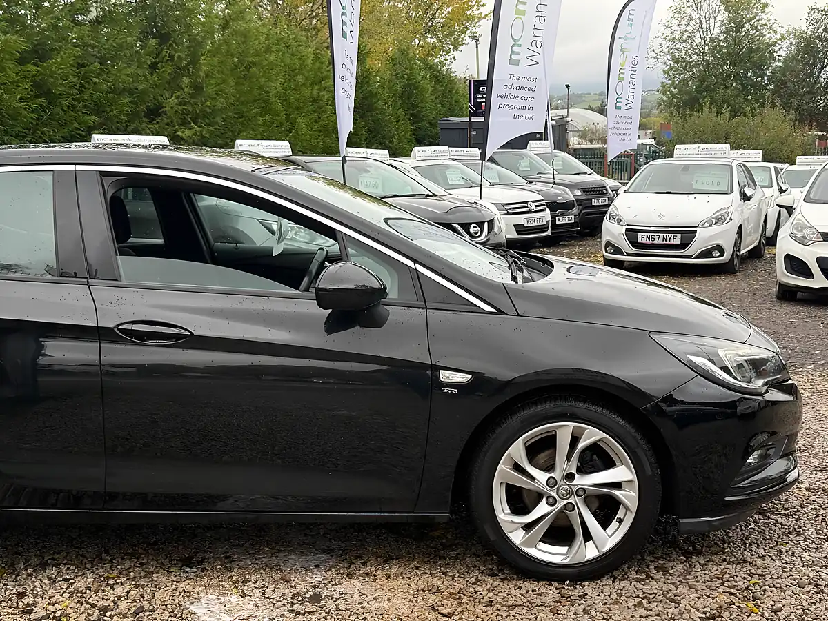 Used 2017 Vauxhall Astra Sri Black - Interior and Exterior details 9