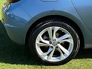 Used 2017 Vauxhall Astra Sri Blue - Interior and Exterior details 10