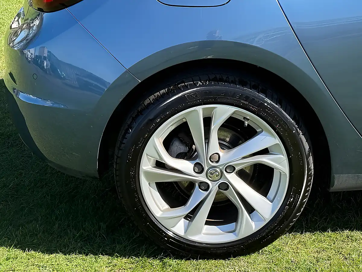 Used 2017 Vauxhall Astra Sri Blue - Interior and Exterior details 10