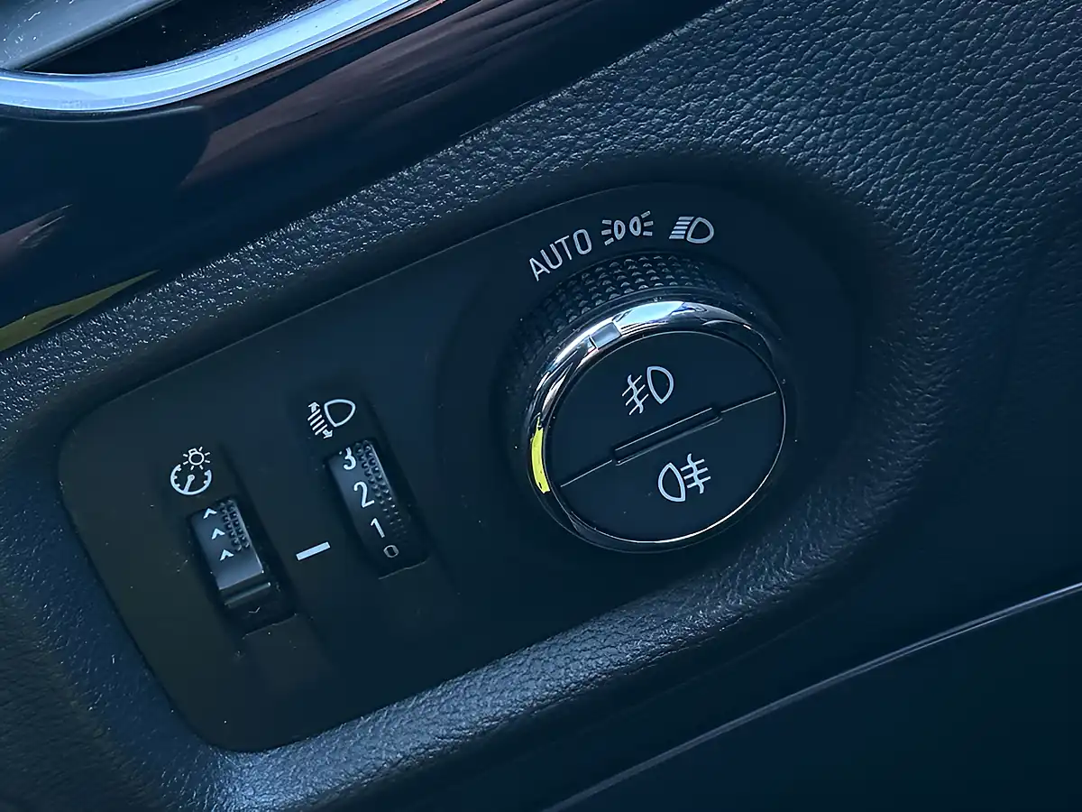 Used 2017 Vauxhall Astra Sri Blue - Interior and Exterior details 13