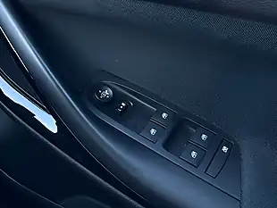 Used 2017 Vauxhall Astra Sri Blue - Interior and Exterior details 14